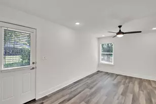 2101 Benwick Cir, Austin, TX 78723 - Photo 5