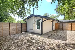 2101 Benwick Cir, Austin, TX 78723 - Photo 13