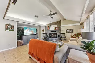 111 Post Oak Dr, Elgin, TX 78621 - Photo 3