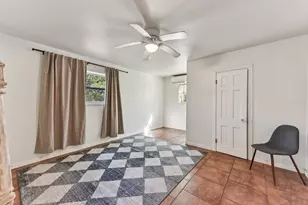 111 Post Oak Dr, Elgin, TX 78621 - Photo 31