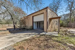 111 Post Oak Dr, Elgin, TX 78621 - Photo 29