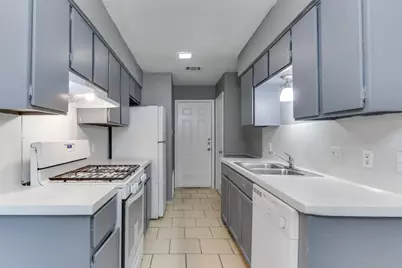 6605 Deatonhill Drive, Austin, TX 78745 - Photo 9