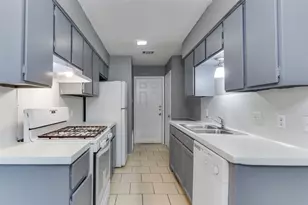 6605 Deatonhill Dr, Austin, TX 78745 - Photo 9