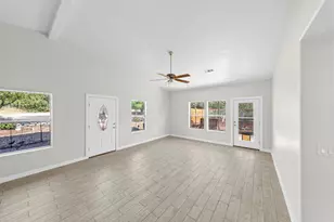 712 Link Dr, Kingsland, TX 78639 - Photo 5