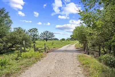 399 Prune Road, La Grange, TX 78945 - Photo 9