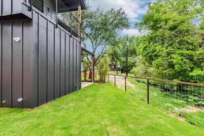 1713 E M Franklin Avenue #2, Austin, TX 78721 - Photo 5