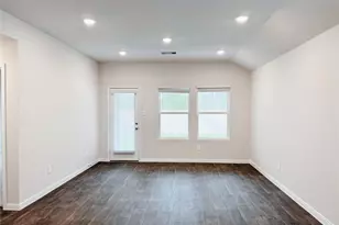 204 Addison Pl, Lockhart, TX 78644 - Photo 13