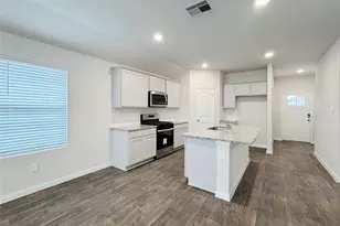 204 Addison Pl, Lockhart, TX 78644 - Photo 5