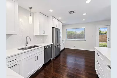 13010 Lamplight Village Avenue, Austin, TX 78727 - Photo 11
