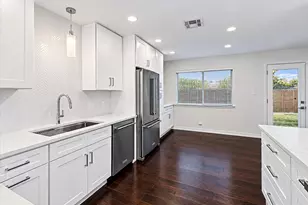 13010 Lamplight Village Ave, Austin, TX 78727 - Photo 11