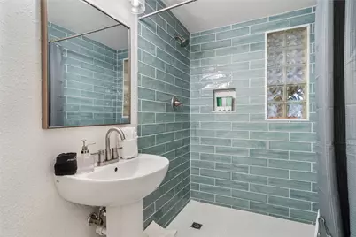 2106 Kenwood Avenue, Austin, TX 78704 - Photo 11