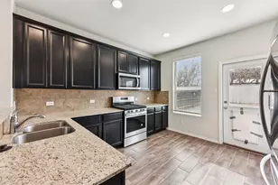 333 La Dera Dr, Liberty Hill, TX 78642 - Photo 3