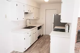 8813 Cainwood Ln, Austin, TX 78729 - Photo 7