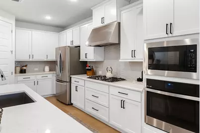 8000 Yokohama Terrace, Austin, TX 78744 - Photo 9