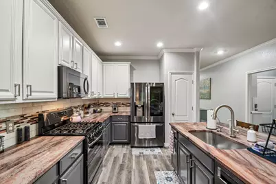 913 Hyde Park Drive, Round Rock, TX 78665 - Photo 9