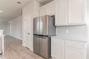 129 Wild Wind Trail, Jarrell, TX 76537 - Photo 5