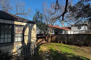 917 E 39th St, Austin, TX 78751 - Photo 27