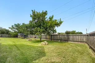 1105 2nd St, Jarrell, TX 76537 - Photo 25