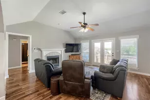 1105 2nd St, Jarrell, TX 76537 - Photo 5