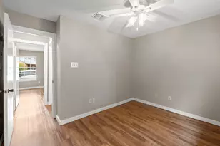 1411 Gracy Farms Ln, Austin, TX 78758 - Photo 21