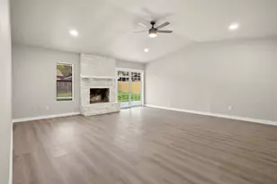 502 Pin Tail Ln, Taylor, TX 76574 - Photo 19