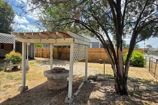 505 1/2 S Main Street S, Lampasas, TX 76550 - Photo 5