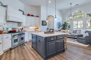 12212 Azure Shores Ct, Austin, TX 78732 - Photo 11