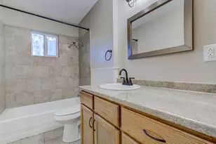 1410 Kamar Dr, Austin, TX 78757 - Photo 15