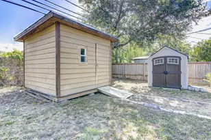 1410 Kamar Dr, Austin, TX 78757 - Photo 19