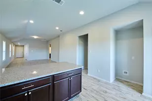 303 Trailside Ln, Bastrop, TX 78602 - Photo 9