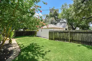 1411 Northwood Rd, Austin, TX 78703 - Photo 11