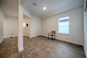305 Elm Crk Dr, Hutto, TX 78634 - Photo 7