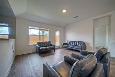 305 Elm Creek Drive, Hutto, TX 78634 - Photo 15