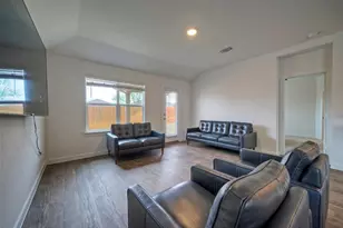 305 Elm Crk Dr, Hutto, TX 78634 - Photo 15