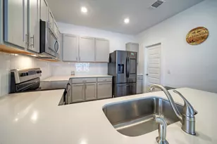 305 Elm Crk Dr, Hutto, TX 78634 - Photo 13