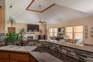 105 Wallace Riddell Dr, Burnet, TX 78611 - Photo 5