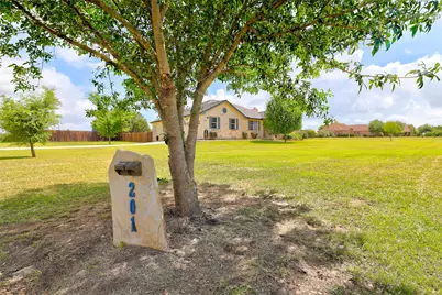 201 Christine Lane, Liberty Hill, TX 78642 - Photo 7