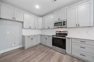 106 Halawa Ct, Bastrop, TX 78602 - Photo 7