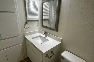 8809 Cainwood Ln, Austin, TX 78729 - Photo 21