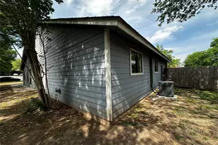 8809 Cainwood Ln, Austin, TX 78729 - Photo 9