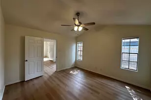 8809 Cainwood Ln, Austin, TX 78729 - Photo 19