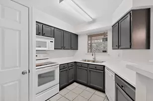 2450 Wickersham Ln, Austin, TX 78741 - Photo 9