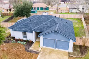 108 Cottonwood Dr, Hutto, TX 78634 - Photo 19