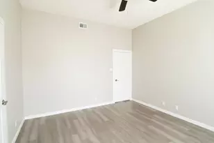 108 Cottonwood Dr, Hutto, TX 78634 - Photo 13