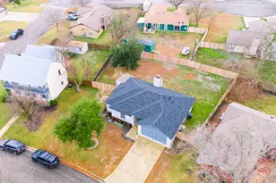 108 Cottonwood Dr, Hutto, TX 78634 - Photo 21