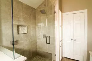 108 Cottonwood Dr, Hutto, TX 78634 - Photo 15