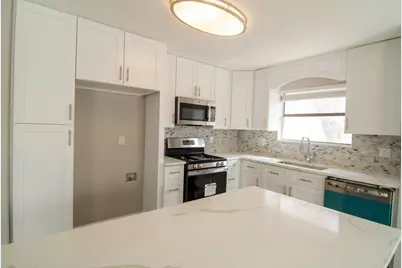 108 Cottonwood Drive, Hutto, TX 78634 - Photo 3