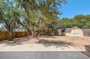 1001 Clear Lake Ln, Leander, TX 78641 - Photo 33