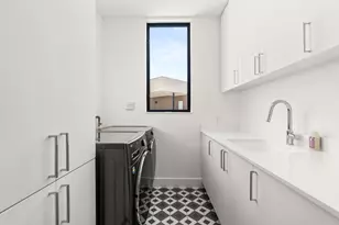 2524 Doc Reeves St, Austin, TX 78723 - Photo 19