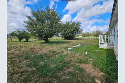 1778 Fm 1704 #C, Elgin, TX 78621 - Photo 17